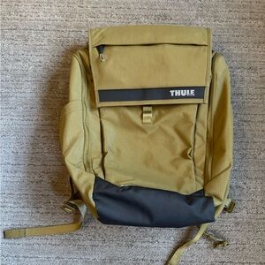 Thule Paramount Olive Green 27L Backpack